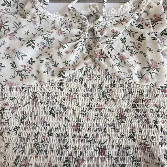 Papaya Blouse Womens M White Ditsy Floral Smocked Puff Sleeve Milkmaid Babydoll - Picture 8 of 8